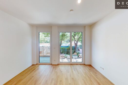 5Z1XKAHCs99Aa5A90vMJ4d 5