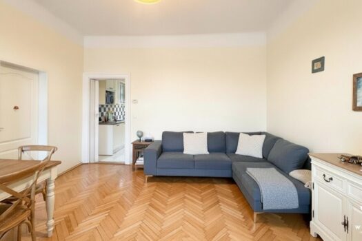 Charmanter Altbau mit 3,5 Zimmern I Familiäre Hausgemeinschaft 5b3qUwNyrSnIIzQunjiHvn