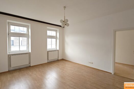 UNBEFRISTETE SANIERTE ALTBAUWOHNUNG IN DER ANTON DENGLER GASSE Zimmer 1