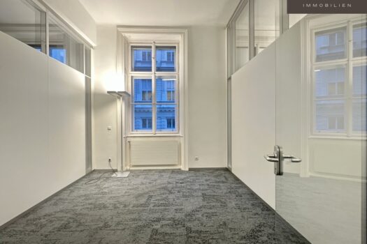 + + + GUSTAV MAHLERHOF + + + 6 Räume + + + 67mJcMGOt9tXTuHFHcKSgO