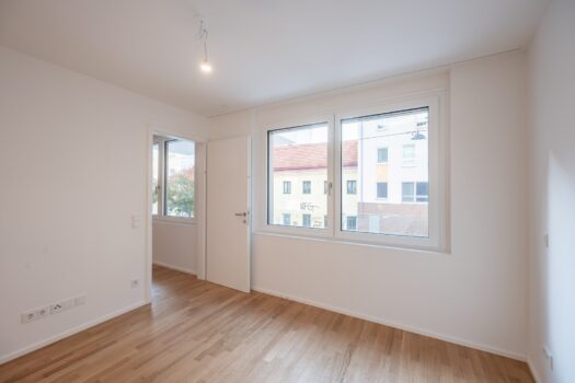 6HjJWDFA9Ffm5SGchURvfA 1