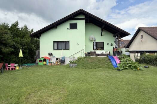 Hier steppt der Bär - oder zumindest die Kinder! Gartenansicht
