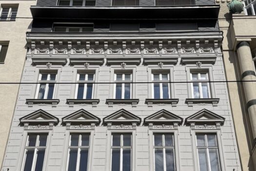 Bright A/C Rooftop wirh Terrace – Perfect for UN & Embassy Staff 6RcM1YLScGUeQUywHnp3Cs
