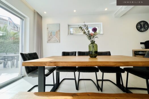 | MODERNE DOPPELHAUSHÄLFTE ZUM VERKAUF | TOURISTISCHE VERMIETUNG IM VILLENRESORT | MÖBLIERT | BAUJAHR 2021 | DECUS - Immobilien