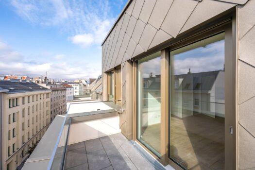 7nLsSjKVBbDSi8Tzj8ctfy 1