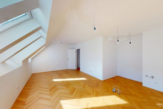 M5w9aTIScYixIEmSAdUHR 1