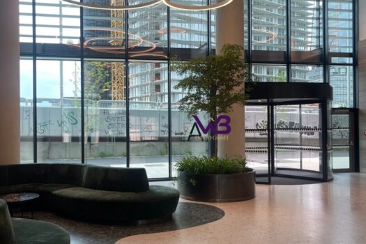 QnHR02Tvec5bI17CmphOY