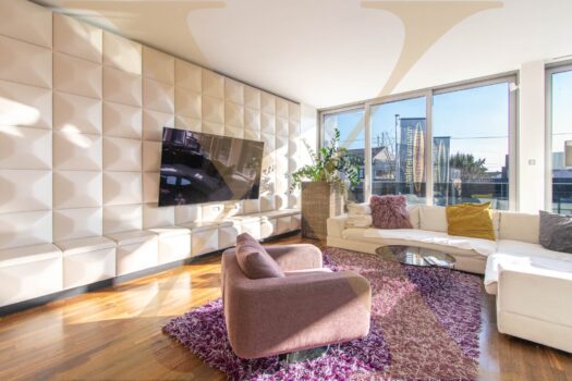 Hochwertiges Wohnen & moderne Arbeitsumgebung - exklusives Wohn- und Geschäftshaus in Traun zu verkaufen! Wohnzimmer