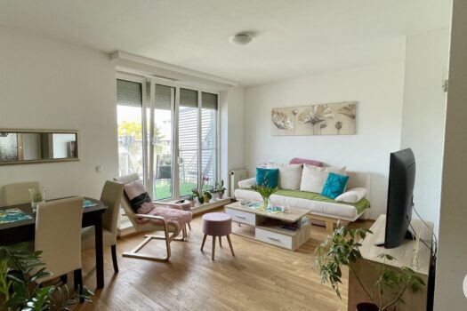 mB9EF8932vy7J21pLdCyw 1