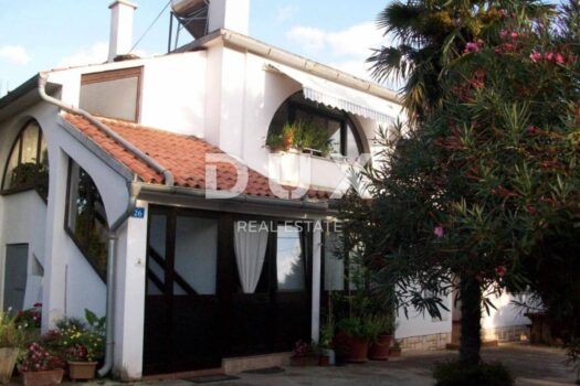 1730116632 img 4eaec3d2a235e57ad25d3f96808ceecc v