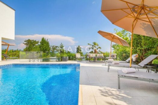 1757681266 155842167