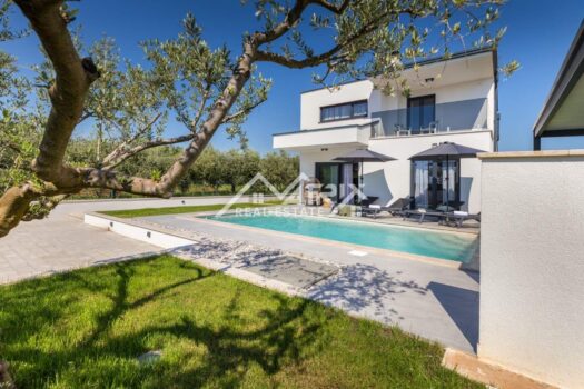 1760983385 vila s bazenom porec prodaja 30