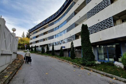 1762162831 1000054580