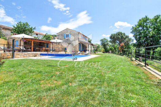 1762175156 istra istarska kamena vila 27