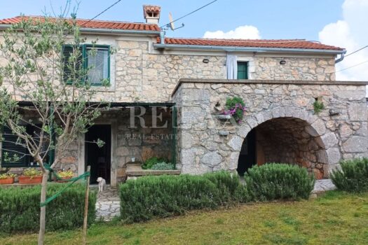 1762259062 dobrinj adaptirana kamena vila s bazenom 15