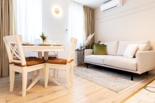 1762440001 358097536