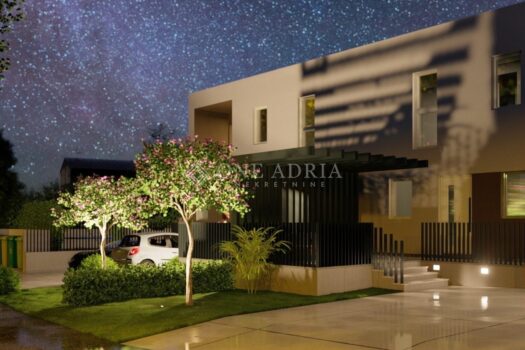 1762859252 kuca nizu slika 263260911