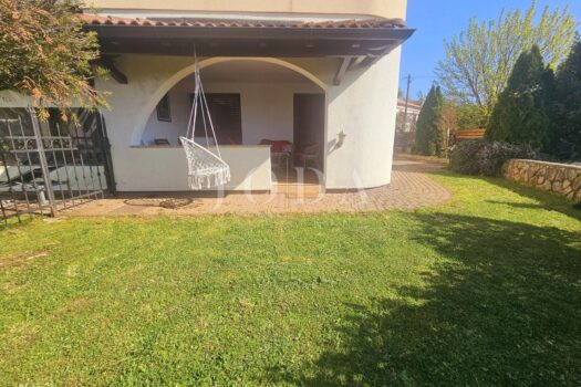 1763399749 81502229 598899 0