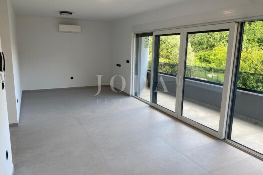 1763403339 1898567639 620600 0