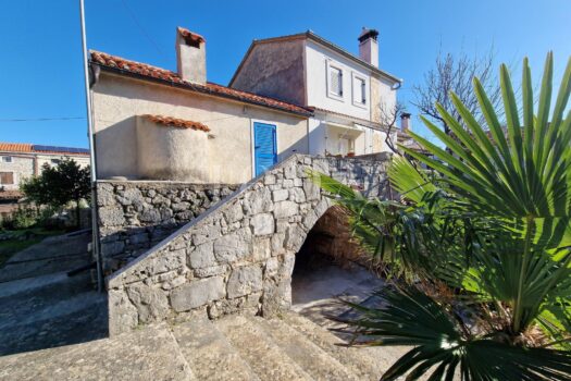 1763406608 1392651545 470950 0