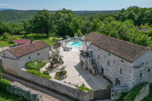 1763479916 tinjan okolica imanje u mirnom mjestu 1 2