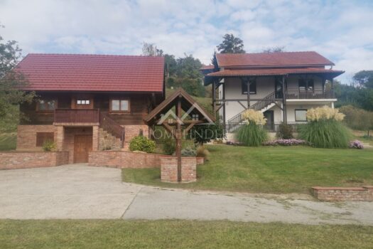 1763641530 kuca krajska ves 320