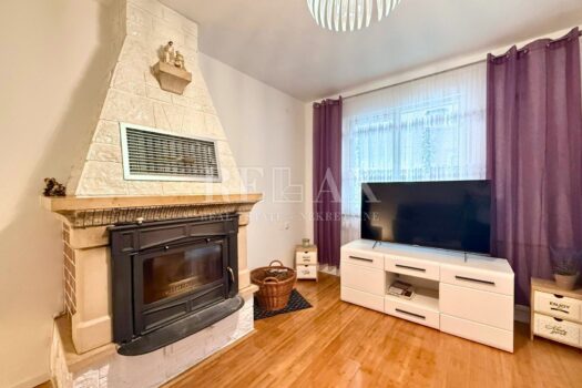 1763643223 grizane kuca s grijanim bazenom 25