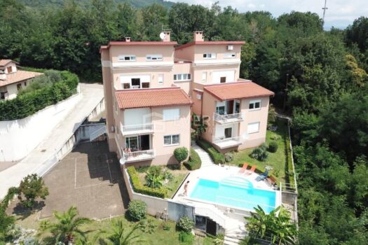 1763990787 stan garazom slika 263542005