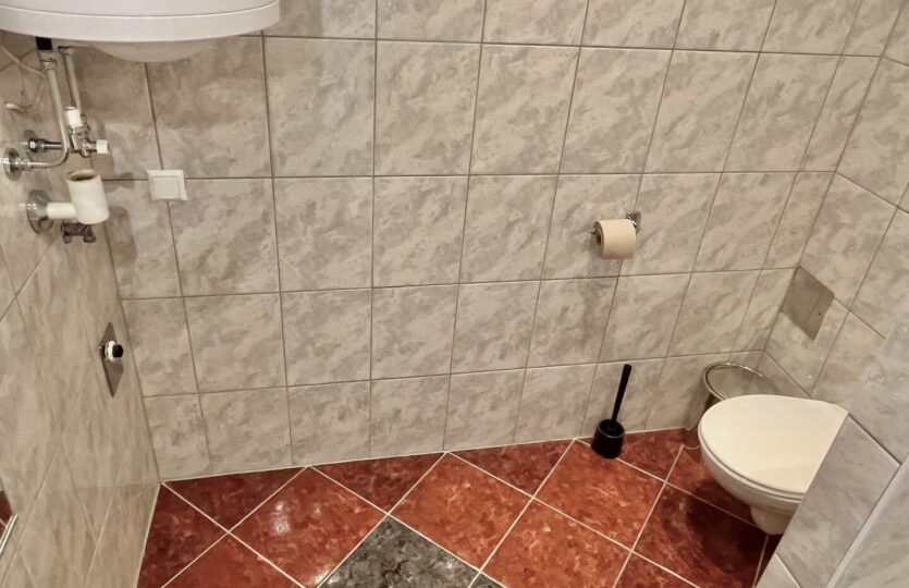 Platz für Waschmaschine und WC