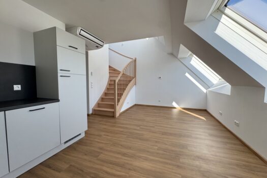 1BmS0Kxbu5CuQm884QJ1IC