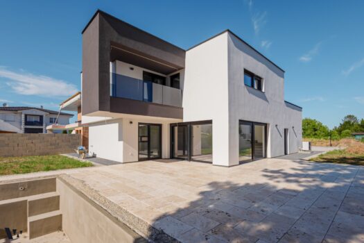 MODERNES DESIGNERHAUS MIT GARTEN & POOL | ERSTBEZUG | VIDEO-PRÄSENTATION 1CxtCsEXWdD26n4kvHWrfl