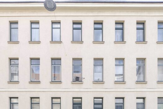 1OiE78sGpYeA4RXi7005Nb