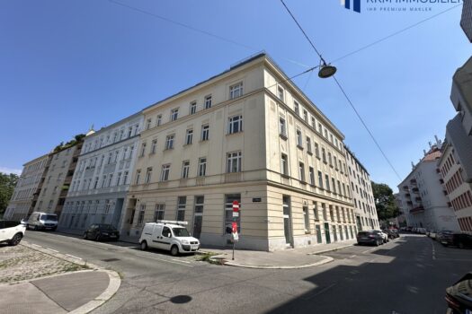 Exklusives Immobilienpaket: Vollsanierte Wohnung & Zweigeschossiges Nebengebäude im Herzen des 15. Bezirks Haus