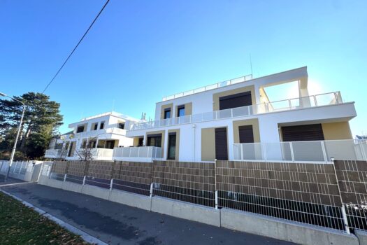 1jE3KydMaKcQOhD4DaySV9