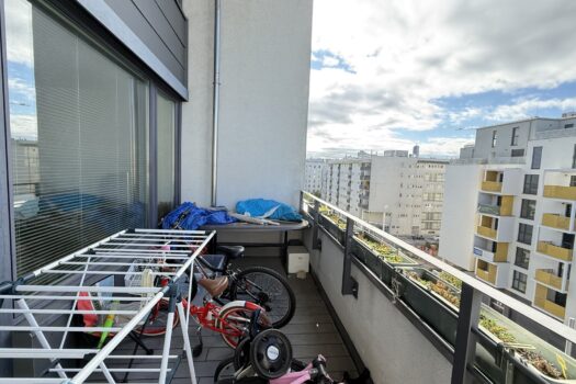 Tokiostraße / Kirschblütenpark: VIS / Japanische Schule: Möblierte 4 Zimmer-Maisonetten-Wohnung mit einer Loggia und Terrasse + optionaler Garagenstellplatz! 1q8MeQrXK2LT0eDMEIyLW9