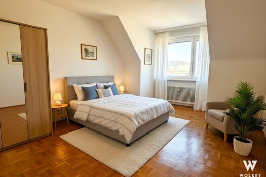 Lichtdurchflutete 2 Zimmer-Dachgeschosswohnung mit viel Potential und Cobenzl-Blick 1rf0cVVQD2OXekuTTdnURV