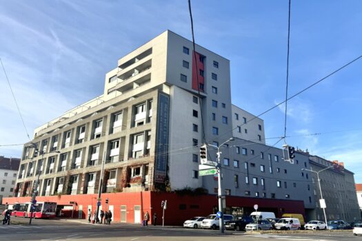 1xgedcPGriu8LKtaiHJJ3u 3