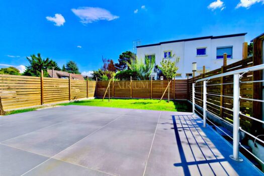 24Q5zQbV3WJzXKXHhsHS4m