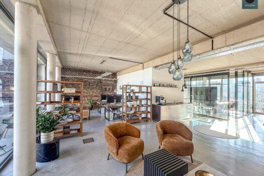 2Bp26UnKiQGLaqRKxAuKNy 1