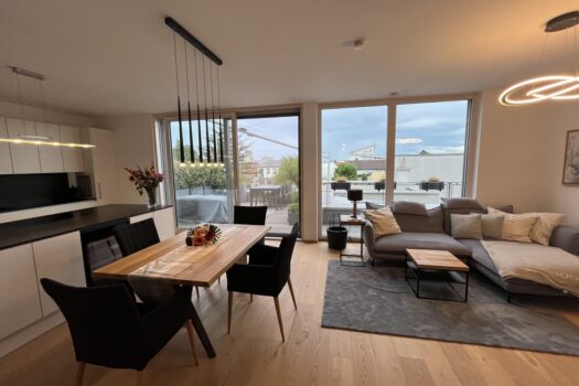 2MrHYYNDRkYMCZ103h6Tcv