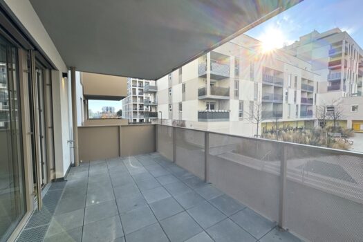 2vKYxXYv2v0TgbKCcMZdLF