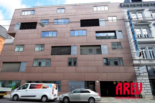 38F9GiogSY5LjTtgLaZ5So