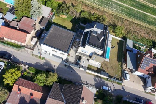 Leben am Naturparadies des Mühlwassers! Großzügige luxuriöse Villa mit Grünblick! 3FC11VJ23tz7o2AwdFPih4