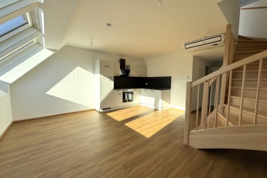 3YIpGomF5JSDClZY4kxfaB