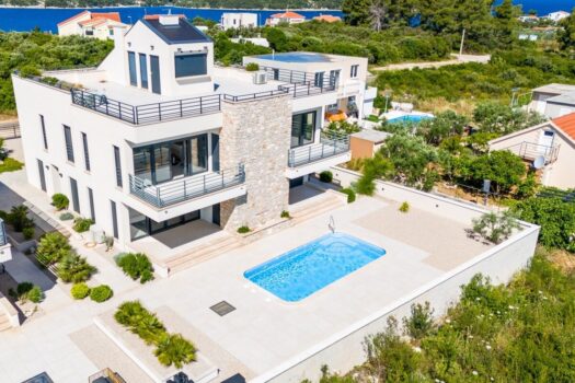 Luxusvilla mit 4 Wohnungen und Meerblick 3mxARBRJ1Nu8XwARy32nnZ