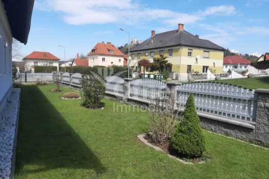 Gepflegtes Wohnhaus mit zwei getrennten Wohneinheiten 3pXJBtogs1bQD2VTLJQwIW