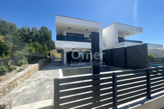 4AxDrxYGe217d0rLrhOsKx 1