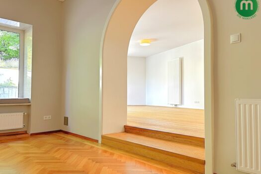 Wohnen am grünen Stadtrand - 160 m² Gartenwohnung in absoluter Ruhelage Essbereich