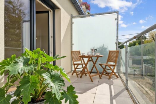 Westlich ausgerichteter Balkon