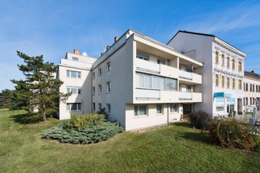 Sonnige 2-Zimmer-Wohnung mit Loggia & Stadtblick – ideal als Starterwohnung mit Renovierungspotenzial! 5Ih8cTttPfpIJbyt53Qvru